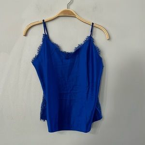 NEW VICTORIAS SECRET SILKY LACEY TOP SIZE:M